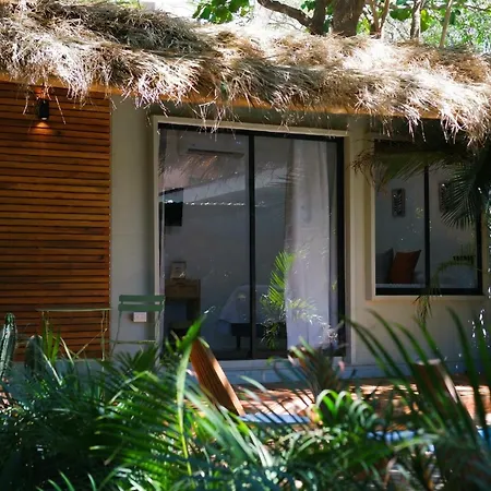Refugio Surf Lodge