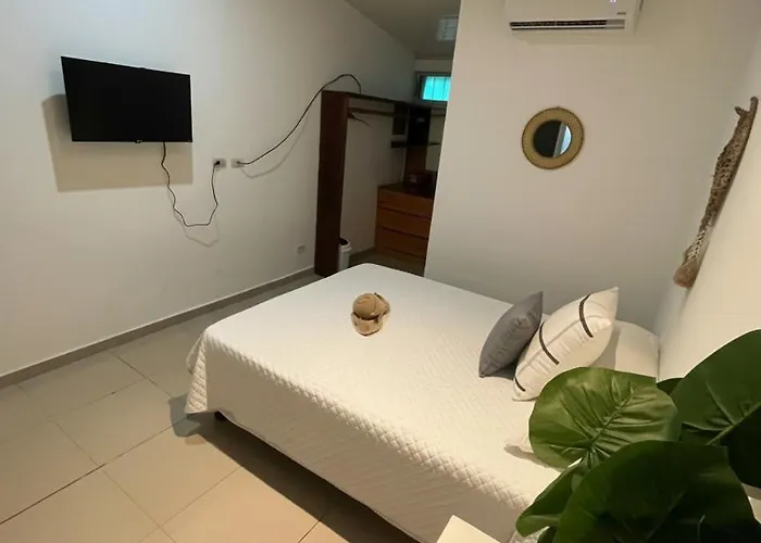 Refugio Surf Bed & Breakfast Tamarindo