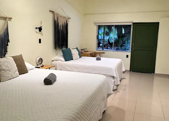 Refugio Surf Bed & Breakfast Tamarindo