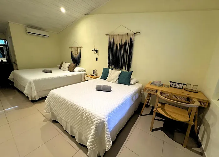Bed & Breakfast Refugio Surf Tamarindo